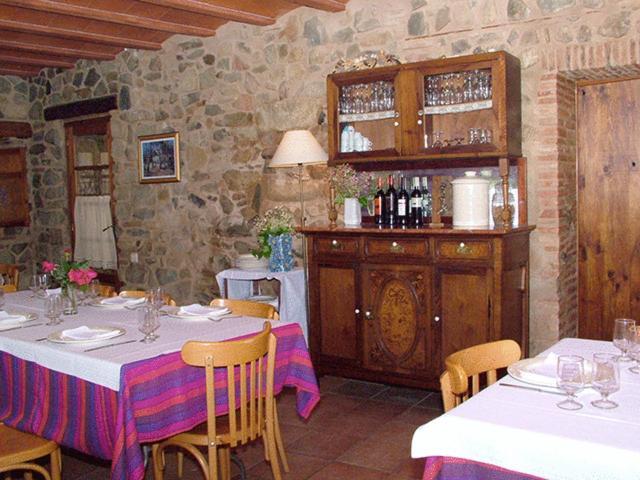 莱维尔埃斯科勒酒店 Les Irles 外观 照片